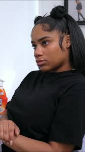 Ashley Barr's Instagram, Twitter & Facebook