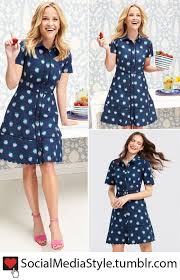 Reese Witherspoon S Draper James Strawberry Print Dress Strawberry Print Dress Print Dress Strawberry Print