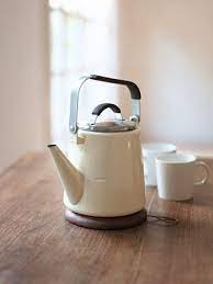 click the image to view the product info megumi fujii kitchenaccessories kitchenaid kitchen やかん おしゃれ ホーロー ケトル おしゃれ