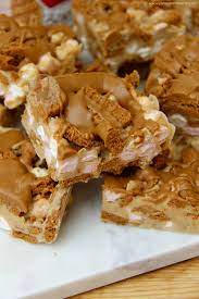 A Sweet Chocolate And Crunchy Biscoff Rocky Road With Lotus Biscuits Mini Marshmallows And Even M Biscoff Rocky Road Biscoff Recipes Easy Rocky Road Recipe