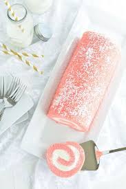 Pink Velvet Swiss Roll Recette Gateaux De Rouleaux Suisses Gateau Roule Desserts