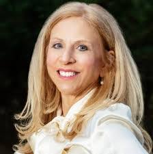 Francine Holt's Instagram, Twitter & Facebook