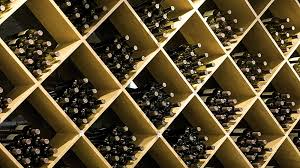 Cave à vin 28 bouteille réfrigérateur minibar 70l commande tactile eclairage led. Comment Bien Amenager Sa Cave A Vins M6 Deco Fr