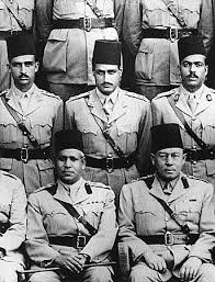 jamal abdul nasser still an officer in the egyptian king s army he was later to lead the free officers movement wh egypt history president of egypt old egypt