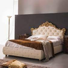 Divano letto con spalliera sagomata. Letto Matrimoniale Barocco A Contenitore Stile Barocco Con Testiera In Pelle