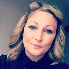 Danielle Toomey's Instagram, Twitter & Facebook