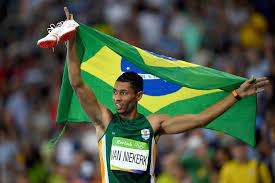 South africa's wayde van niekerk celebrates winning the men's 400m final during the rio 2016 olympic games on august 14, 2016 (afp photo/adrian dennis). The Runner Who Won The Men S 400m In Rio Is An International Treasure