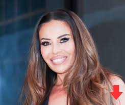 Why did Dolores Catania cut her hair?