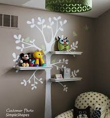 J Apprecie Le Stickers Arbre Avec Les Etagere En Guise De Branche Deco Chambre Enfant Idee Deco Chambre Enfant Decoration Chambre Enfant