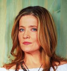 Weis leaving before the war; Feher Anna Sztarlexikon Starity Hu