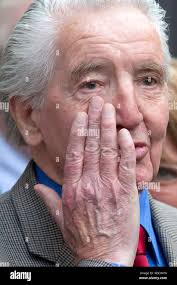 Tony benn dennis skinner immagini e fotografie stock ad alta risoluzione