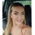 Shauna Whitney's Instagram, Twitter & Facebook