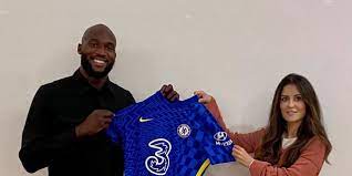 Romelu menama lukaku bolingoli (antuérpia, 13 de maio de 1993), mais conhecido como romelu lukaku ou somente lukaku, é um futebolista belga que atua como centroavante.atualmente, joga pelo chelsea. Chelsea Transfer News Romelu Lukaku Returns To Stamford Bridge å…¬å¼ã‚µã‚¤ãƒˆ ãƒã‚§ãƒ«ã‚·ãƒ¼ãƒ•ãƒƒãƒˆãƒœãƒ¼ãƒ«ã‚¯ãƒ©ãƒ–