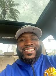 New member 😊. Single , natural face picture, will be 55 this year and  looking for a kind gentleman who loves to laugh 🤭.