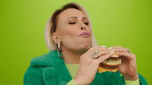 CELEBRIDADES CANTAM JINGLE DO BIC MAC