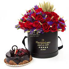 Cutie cu flori, dalie, fotografii, hortensii, imagini, la multi ani, la multi ani nasa, onomastica, poze, tort din flori, ziua de nastere. Cutie Cu Flori Si Tort Flower Boxes Happy Birthday Birthday