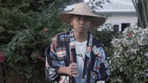 Aku semakin penasaran oleh apa yang telah ditemukannya. Haqiem Rusli Segalanya Mp3