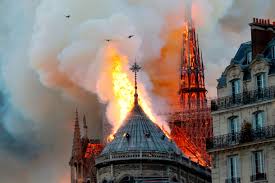 Et a pris dans les combles de la cathédrale. Paris Witness We Watched Notre Dame Cathedral Fire In Silent Shock Cnn Video
