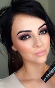Barbat cu tenul deschis, ochi caprui si par saten sau deschis la culoare. Introduce Obosi Frugal Make Up Ochi Stiltsireland Net