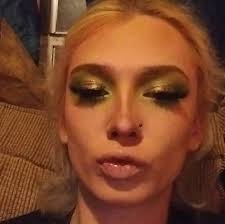 Flo can talk to ANYONE about how important it is to have the right  insurance #PAWlicy 🐾