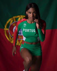 Patrícia mbengani bravo mamona comm (são jorge de arroios, lisboa, 21 de novembro de 1988) é uma atleta portuguesa de triplo salto, de ascendência angolana. Dab0e5n1t3ecm