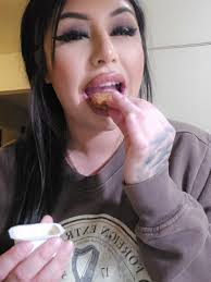 How to Reheat Carls Jr Burger