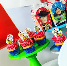 Decoración de fiestas infantiles invitaciones toy story fiestas cumpleaños de woody fiesta vaquera. Como Decorar Una Fiesta De Toy Story 4 Guia Para Su Decoracion