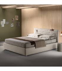 La sua distinta eleganza gli viene conferita dalla semplicità delle. Letto Imbottito Pocket Di Samoa Acquistalo Con Consegna Al Piano
