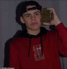 The kid laroi (born charlton kenneth jeffrey howard on august 17, 2003) is an australian rapper from waterloo, new south wales, australia. The Kid Laroi The Incredible Rags To Riches Story Of Aussie Rap Sensation Express Digest