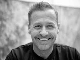 Das bestätigten sein management und die polizei. Zx4cxpth7cep3m