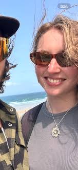 Hiya! Just wanted to ask if anybody has seen these sunglasses? The brand is  Moschino I think, please let me know if you see them around! X