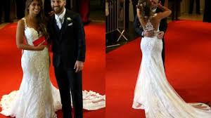 La empresaria argentina, que se encuentra ya en rosario con sus hijos mientras el futbolista termina la competición, comparte habitualmente bonitas publicaciones de sus hijos o del amor que siente por su marido. Leo Messi E Antonella Roccuzzo Come E Nato Il Loro Amore Da Quanti Anni Stanno Insieme Puglia24news It