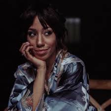 Sandra Blossom (@kaylareloaded)