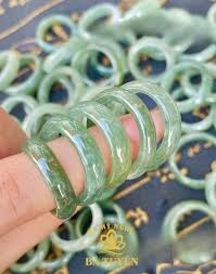 Nhẫn đá ngọc cẩm thạch – Đá Mỹ Nghệ Bá Tuyên