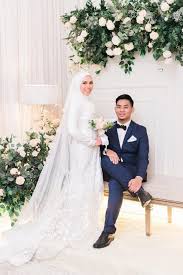 Inilah baju pengantin paling kontroversial yang pernah dipakai dalam sebuah pernikahan asli! Sewa Sahaja Baju Pengantin Dress Suit L P Women S Fashion Bridal Wear On Carousell