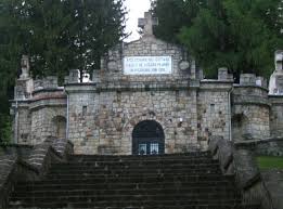 Partea superioara este o rotunda asemanatoare unei turle, inalta de 30 de metri. 99 De Ani De La Luptele De La MÄƒrÄƒsesti Din Primul RÄƒzboi Mondial