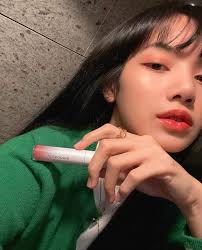 Lisa Instagram Post Update