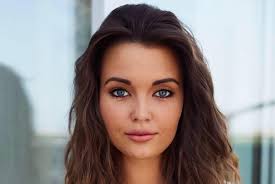 She is an actress, known for day of wrath (2006), korhatáros szerelem (2017) and jóban. Karpati Rebeka Mihamarabb Edesanya Akar Lenni Indirekt Hu