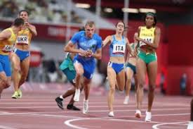 Purtroppo però ci sono anche commenti negativi riguardo le ragazze come questo in cui si chiedeva che visto che 4 ragazze italiane di colore vincono la staffetta 4x400 non sia adesso il caso di far entrare tutta l'africa in italia, così giusto per dominare le. Il Record Italiano Non Basta Alla 4x400 Mista Di Alice Mangione Per La Finale Olimpica Sport Web Sicilia