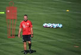 Dass hansi flick nun meistertrainer ist, ist eine ziemlich erstaunliche wendung. Bericht Flick Ist Mit Der Aktuellen Kader Zusammensetzung Unzufrieden Aktuelle Fc Bayern News Transfergeruchte Hintergrundberichte Uvm