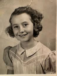 Maxine Alford's Instagram, Twitter & Facebook