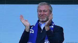 Roman abramovich, owner of english premier league football club chelsea, donated 74 million pounds ($100m) to an israeli settler group that displaces palestinians from occupied east jerusalem, an. Chelsea Fc Owner Abramovich Sues Kgb Book Author News Dw 28 07 2021