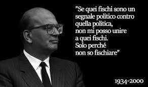 Supponete di non potere entrare nel dormitorio e giocare alle carte solo perché siete . Le Frasi Celebri Di Bettino Craxi Foto Tgcom24
