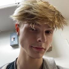 Whxte Boy (@365whxtemxst)