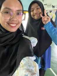 Seorang cikgu yang banyak membantu Nuha untuk menjadi lebih yakin. Cikgu  yang tak pernah jemu memberi sokongan dan dorongan supaya Nuha berani ke  depan. Alhamdulillah, syukur sangat kerana ada sokongan kuat daripada