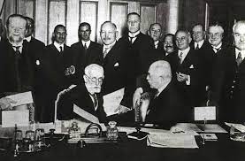 Karte für deutsche bank filiale. 150 Jahriges Jubilaum Der Deutschen Bank 150 Jahre Hohe Aufstiege Und Tiefe Absturze Wirtschaft Stuttgarter Zeitung