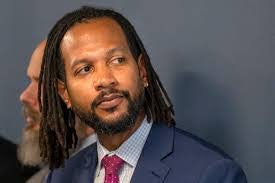 Ken Jackman's Instagram, Twitter & Facebook