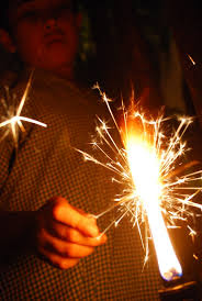 Kuching 5 mac indah percikan bunga api mewarnai ruang. Bunga Api Besi Nana Azman Flickr