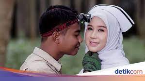 Mencari tempat prewedding di jakarta outdoor? Cinta Tak Pandang Status Prewedding Perawat Cantik Dan Penyadap Karet Viral