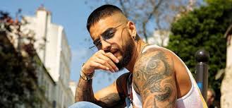 Mother, father, siblings, girlfriend, children. Maluma Is The Internets Latest Crush Who Can Steal Your Girlfriend With His Effortless Style